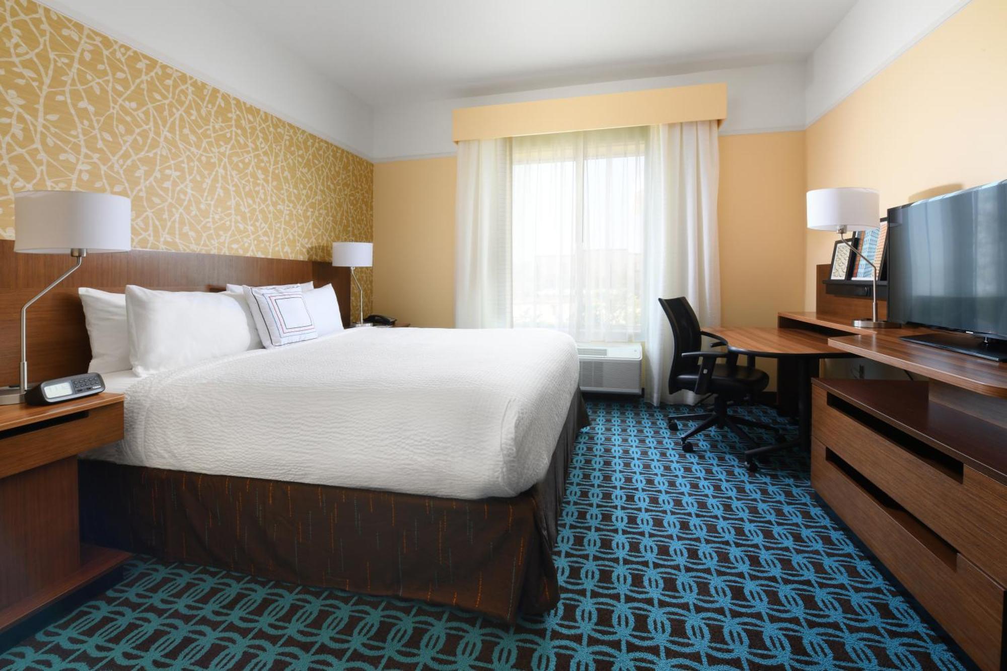 Fairfield & By Marriott Worth South/burleson 3*
